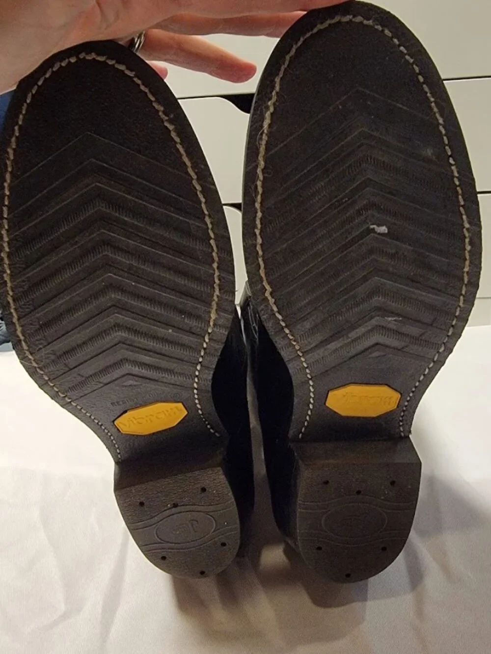 Justin Black Leather Western Cowboy Boots Vibram Sole Men’s Size 9 NWOB